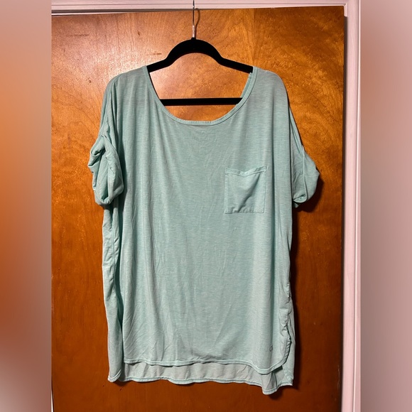 Gap Fit Workout Shirt - Picture 1 of 6